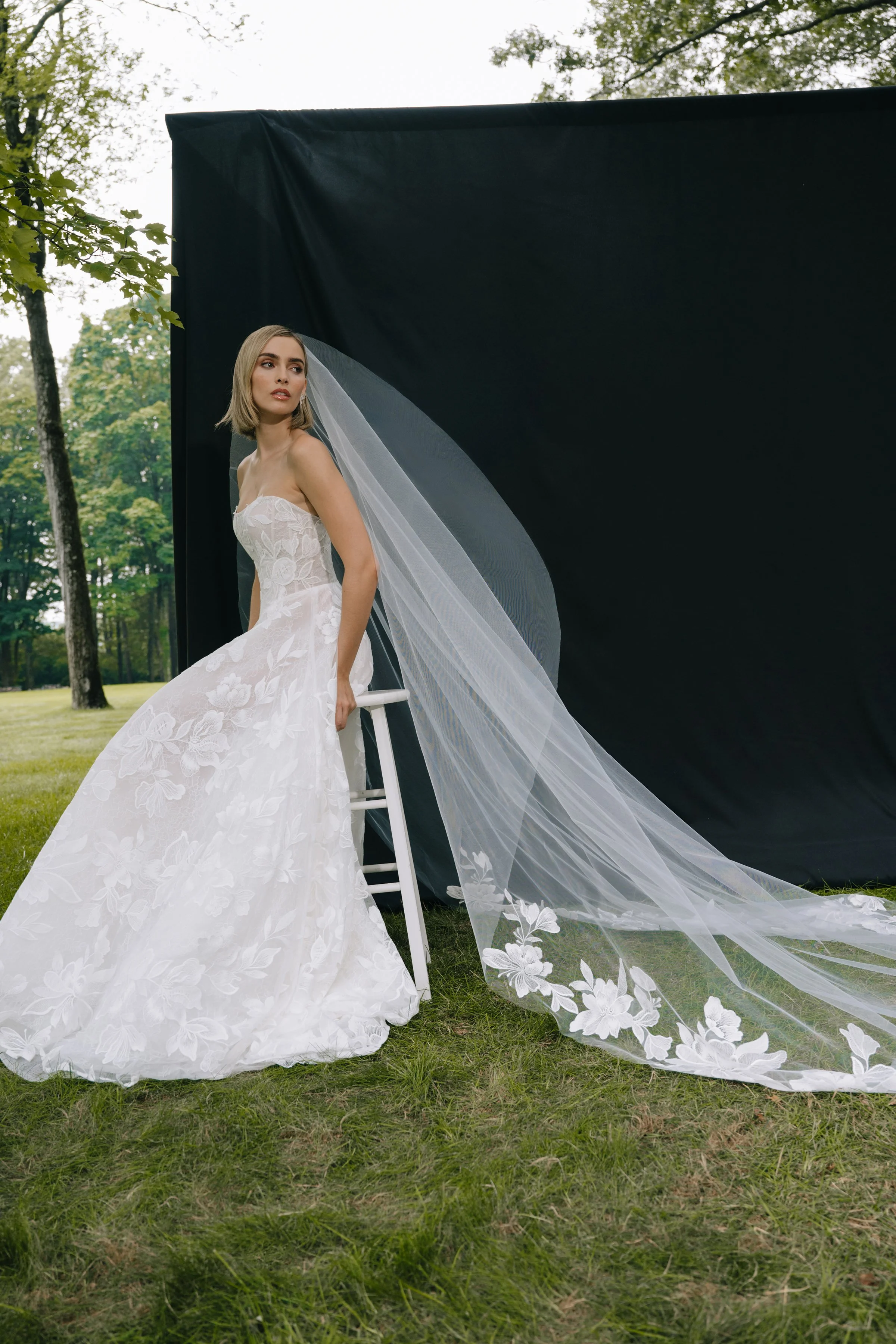Jenny-Yoo-Gwendolyn-Sitting-with-veil