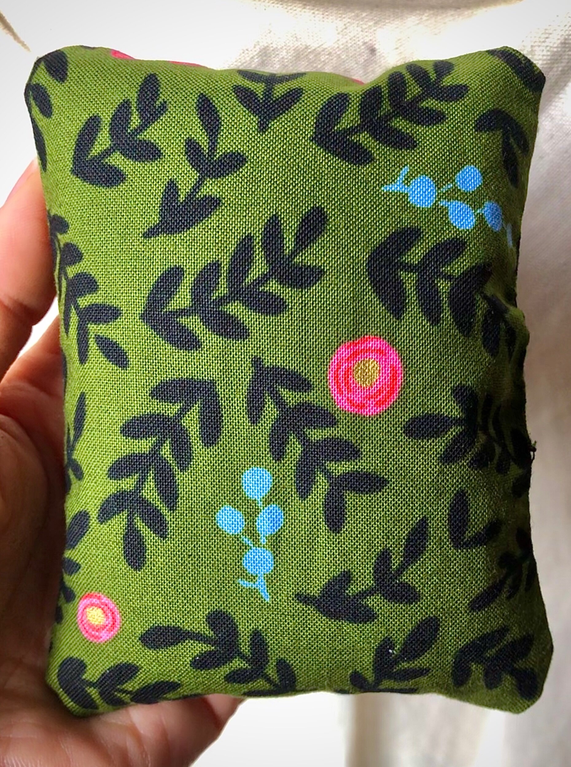 6044EC3A-5788-4972-959C-7A624D2EE1FD