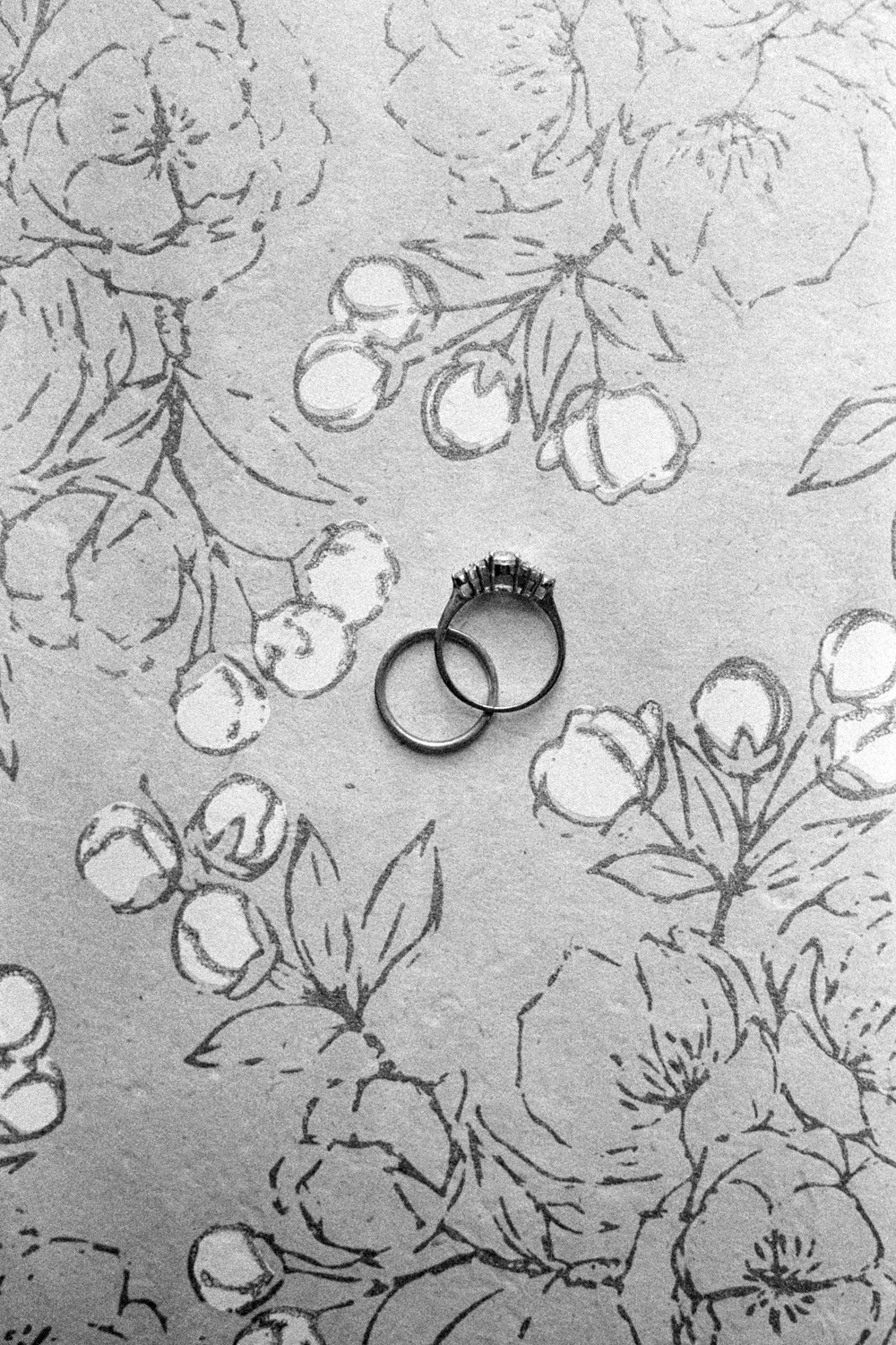 wedding-details-rings-bands-christine-gosch-film-photographer-black-and-white-houston-texas-wedding-venue-35mm-photography-fine-art-8.jpg