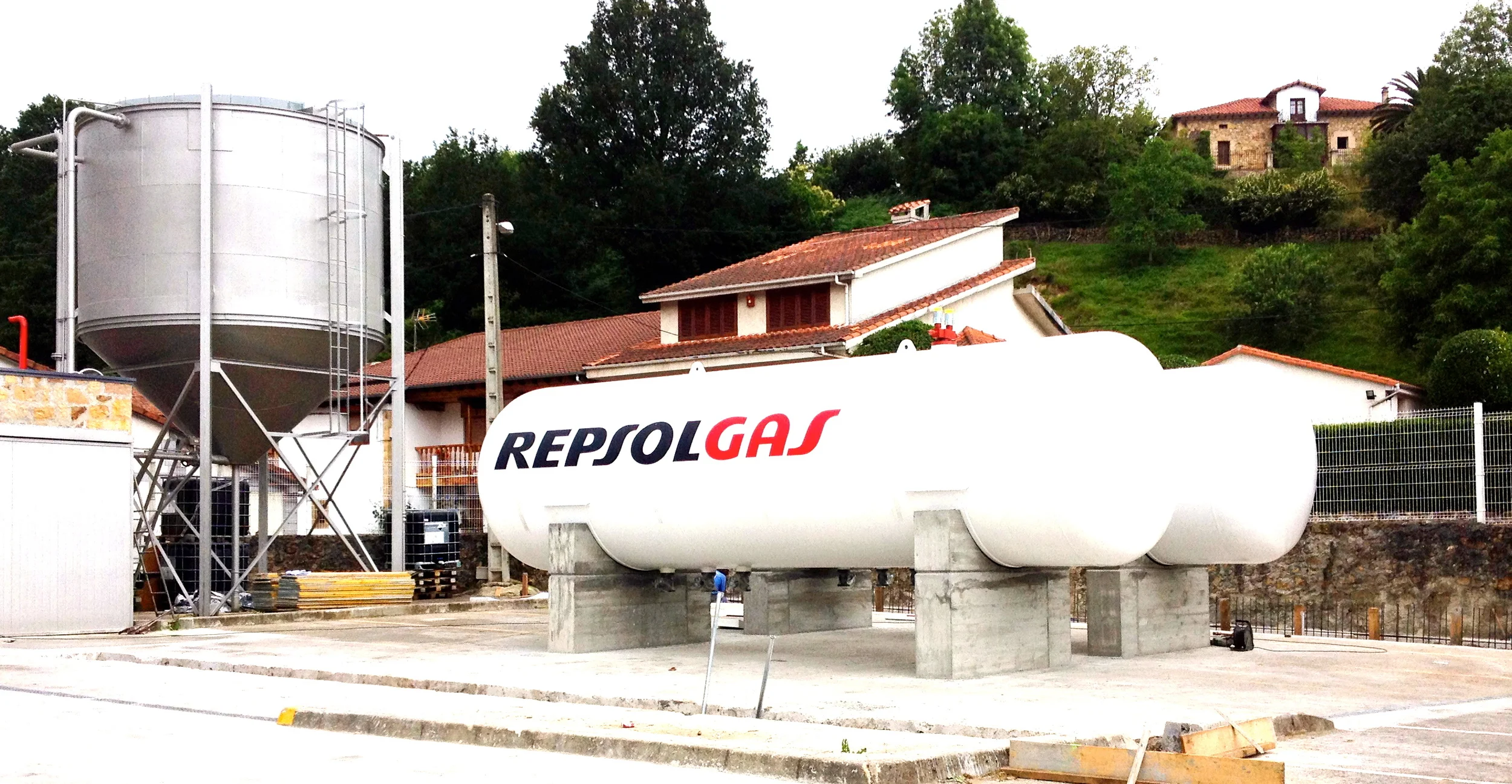 CRG Repsol Gas: el mayor centro de almacenamiento de gas propano en Cantabria "El Buen Pastor"
