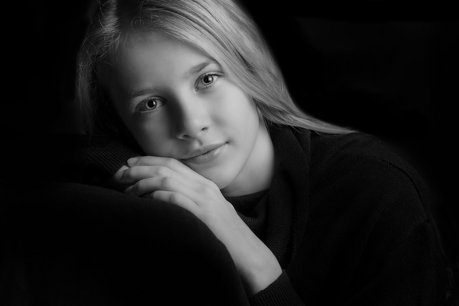 Portret zwartwit in studio 2080 Nikki model portfolio.jpg