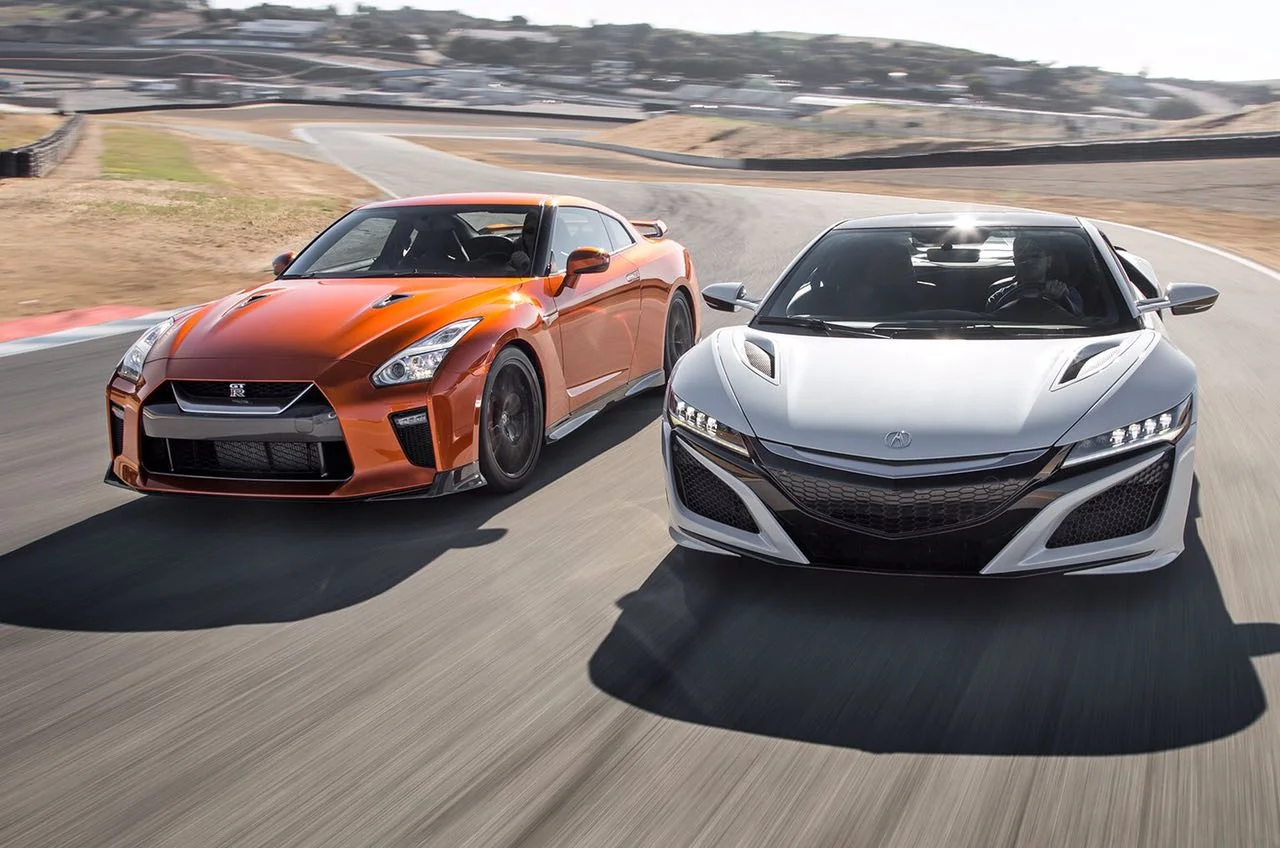 2017 Acura NSX VS 2017 Nissan GT-R منافسة الغدزيلا مع الهجينة أكيورا الى اين