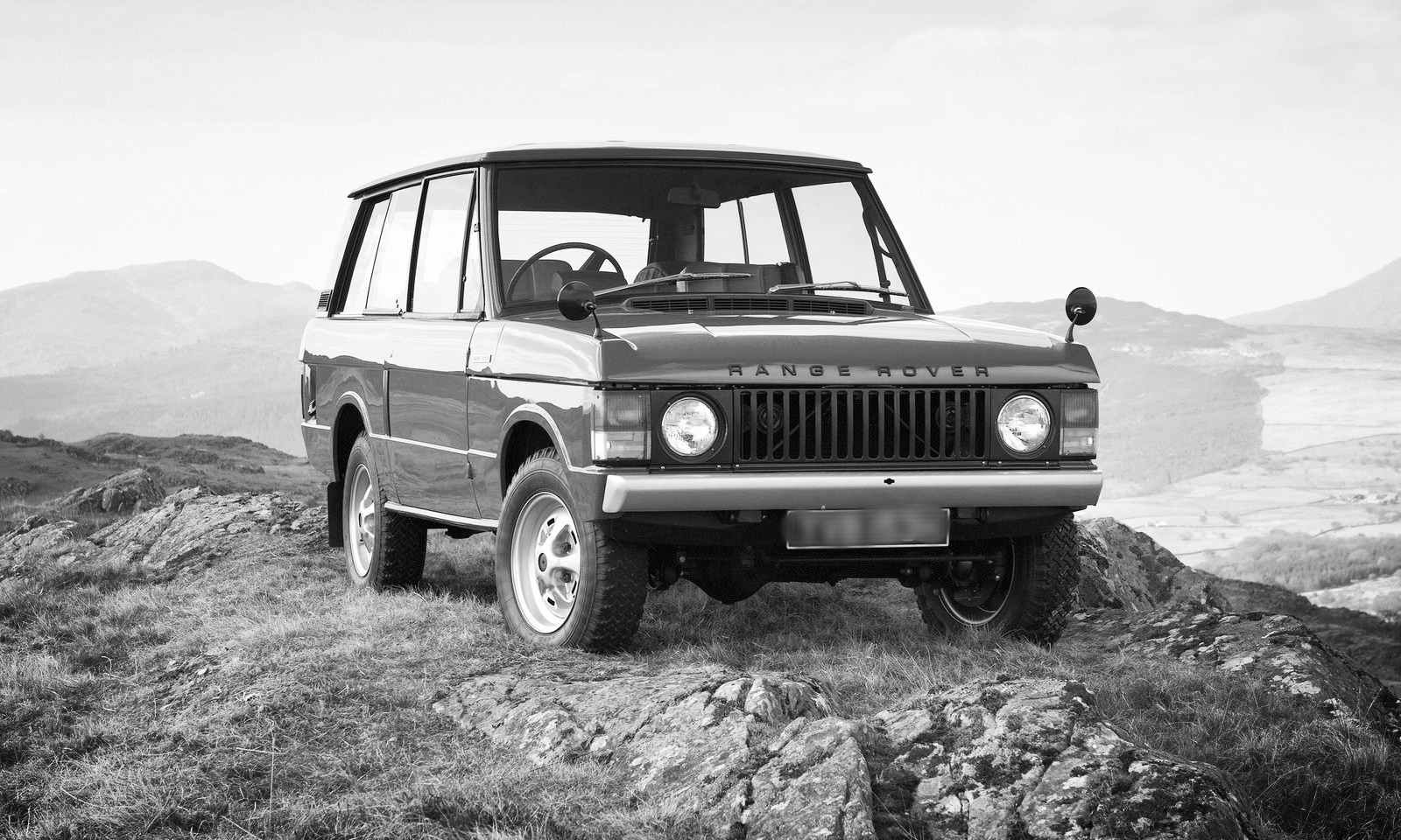 Vintage-Range-Rover-Wallpaper-1600x1200.jpg