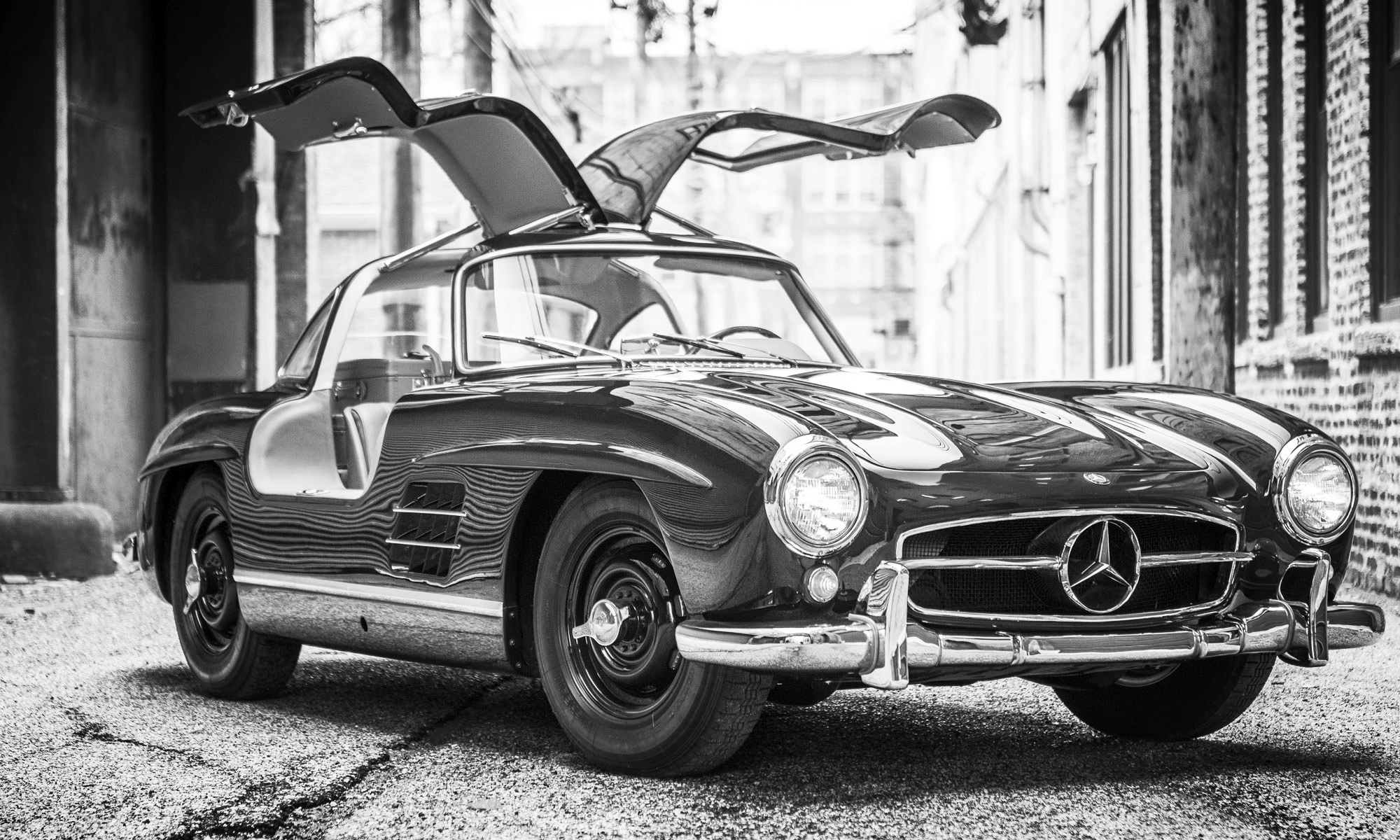 1954-Mercedes-Benz-300-SL-Gullwing_Darin-Schnabel-c-2016-Courtesy-RM-Sothebys.jpg