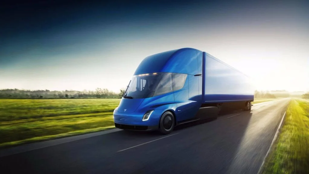 Tesla semi اول شاحنة كهربائية بالعالم من تسلا