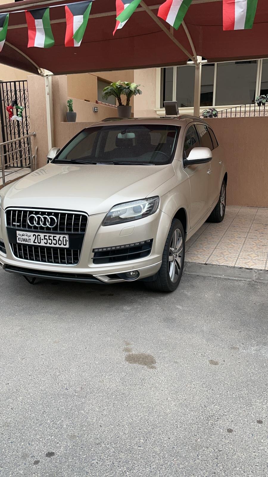 Audi q7 2013 اودي كيو٧ ٢٠١٣.jpeg