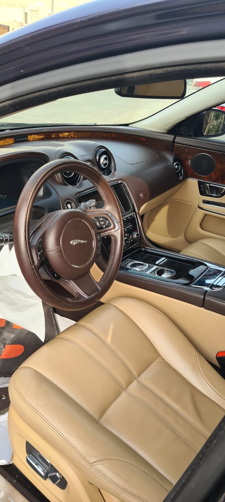 Jaguar xj 2014 جاكوار اكس جي ٢٠١٤2.jpeg