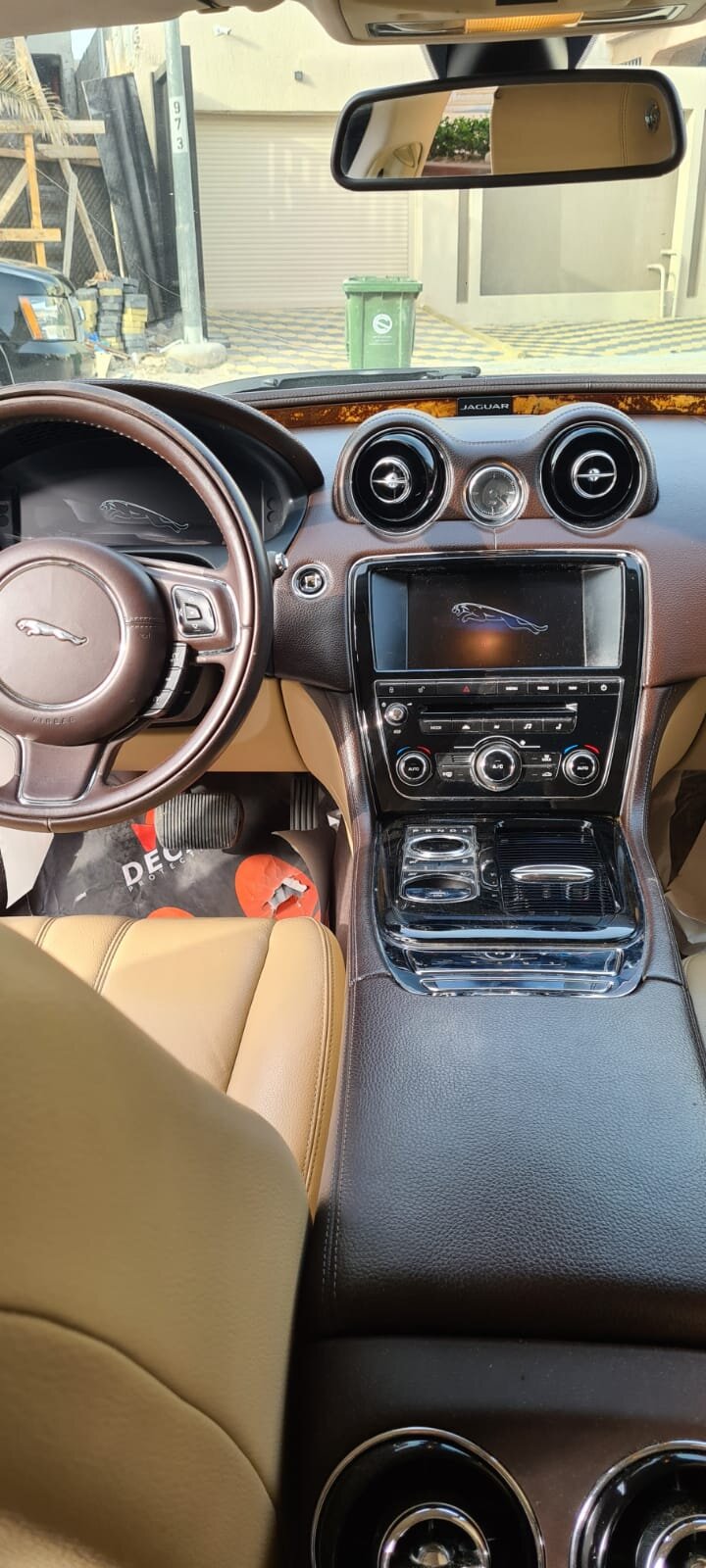 Jaguar xj 2014 جاكوار اكس جي ٢٠١٤5.jpeg