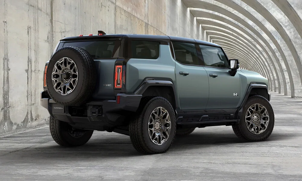 Hummer-EV-SUV-Has-Finally-Been-Revealed-2.jpg