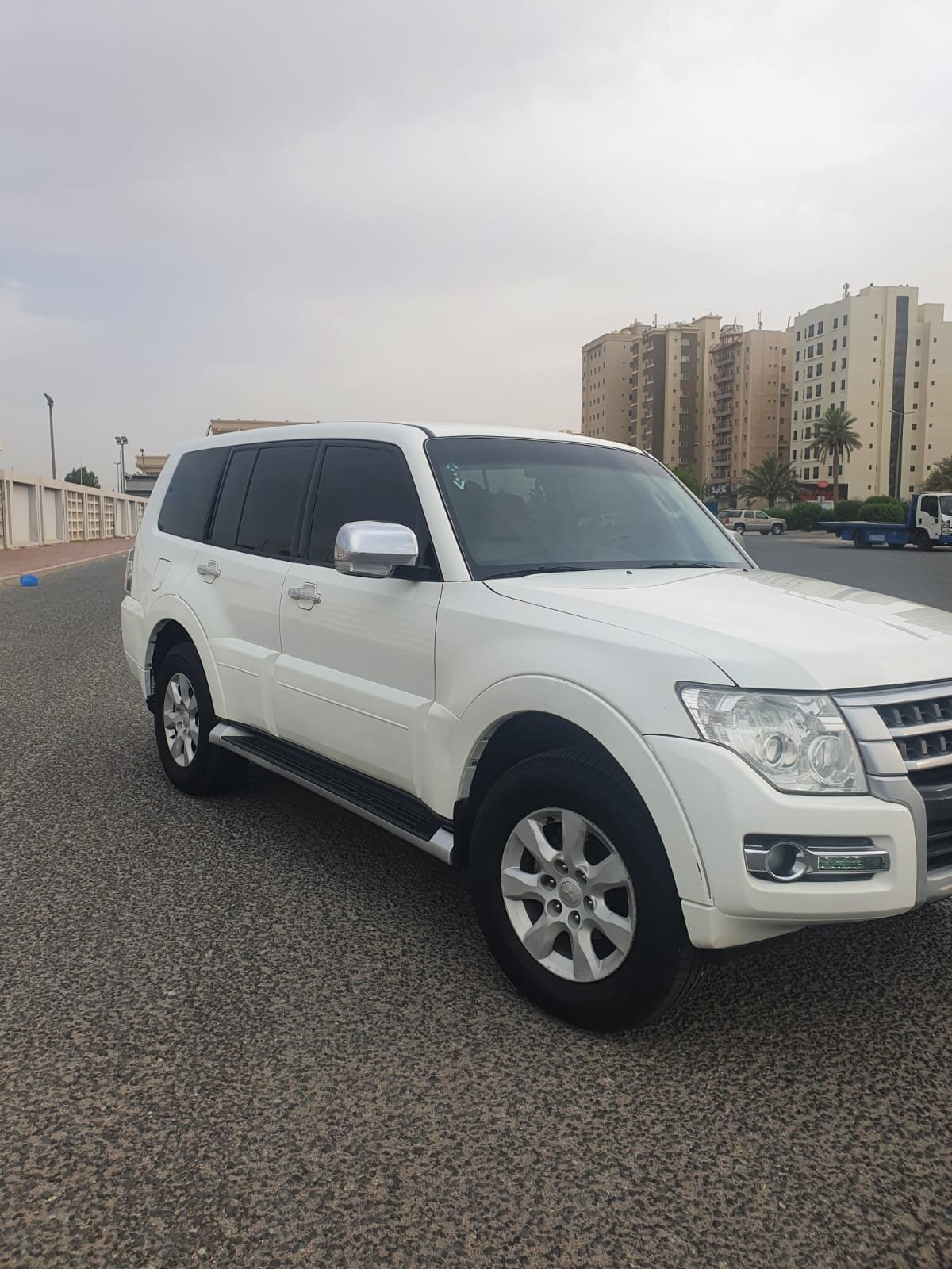 Mitsubishi pajero 2016 ميتسوبيشي باجيرو ٢٠١٥2.jpeg