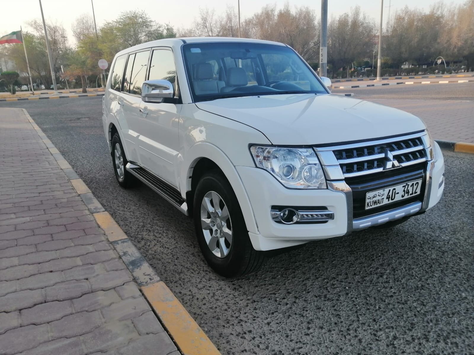 Mitsubishi pajero 2016 متسوبيشي باجيرو ٢٠١٦5.jpeg