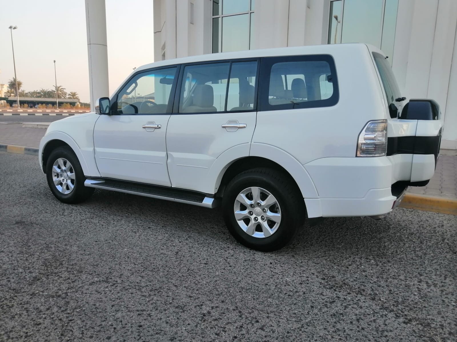 Mitsubishi pajero 2016 متسوبيشي باجيرو ٢٠١٦7.jpeg