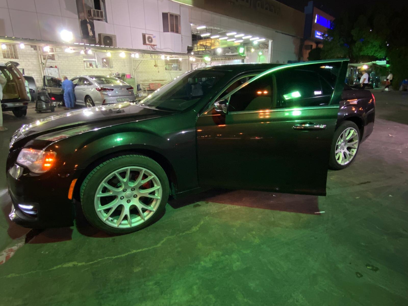 Chrysler 300c 2013 كرايزلر ٣٠٠سي ٢٠١٣.jpeg