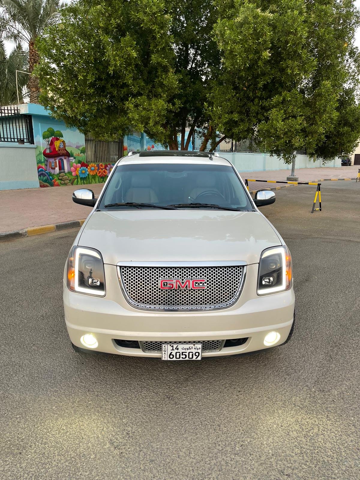 Gmc yukon xl denali 2011 جمس يوكن دينالي اكس ال ٢٠١١1.jpeg