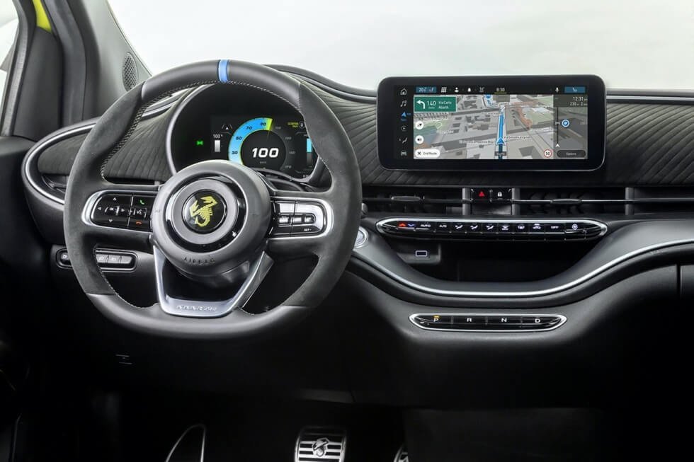 https___hypebeast.com_image_2022_11_abarth-500e-hot-hatch-official-first-look-ev-electric-car-5.jpeg
