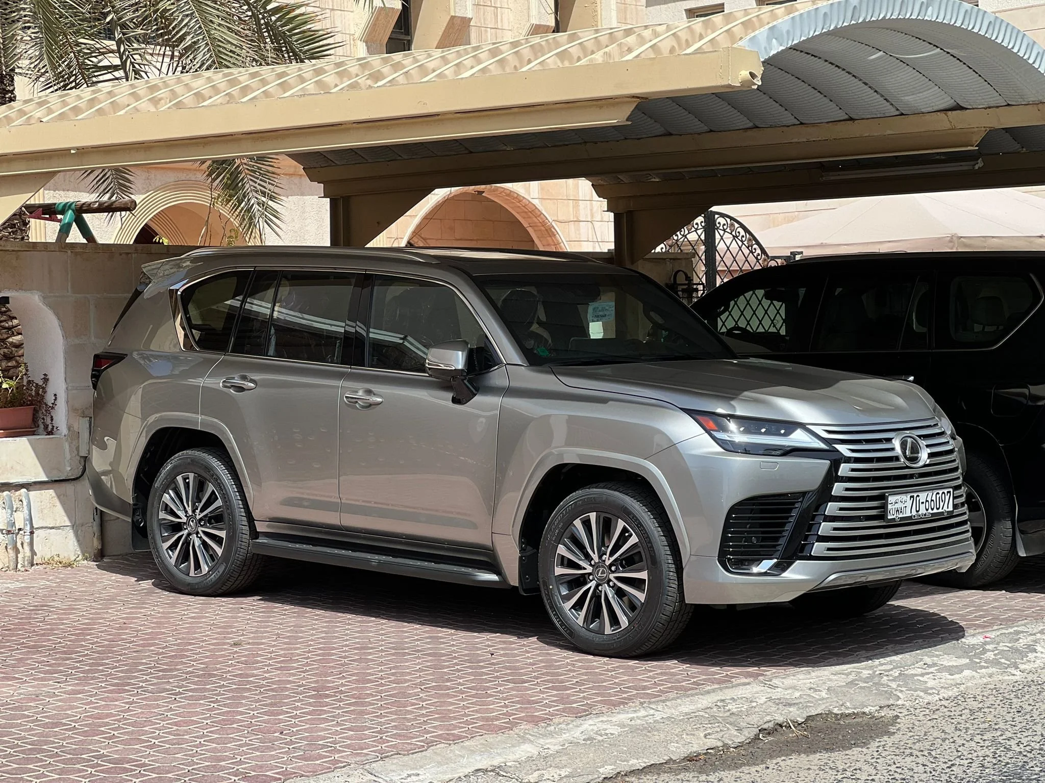 Lexus lx600 2023 لكزس ال اكس٦٠٠ ٢٠٢٣