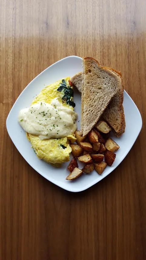 chicken florentine omelet.jpg