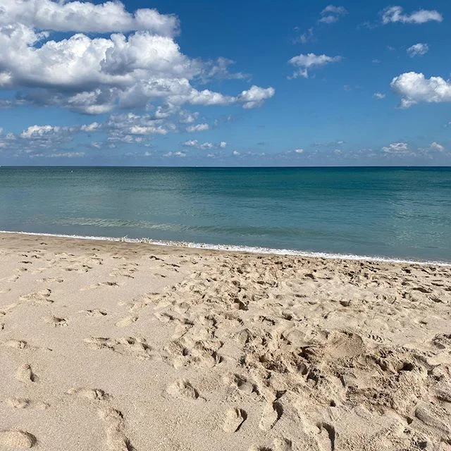 Happy Tuesday!!! #dreamsdocometrue #onedayatatime #livingmybestlife #love #beach #fortlauderdalebeach