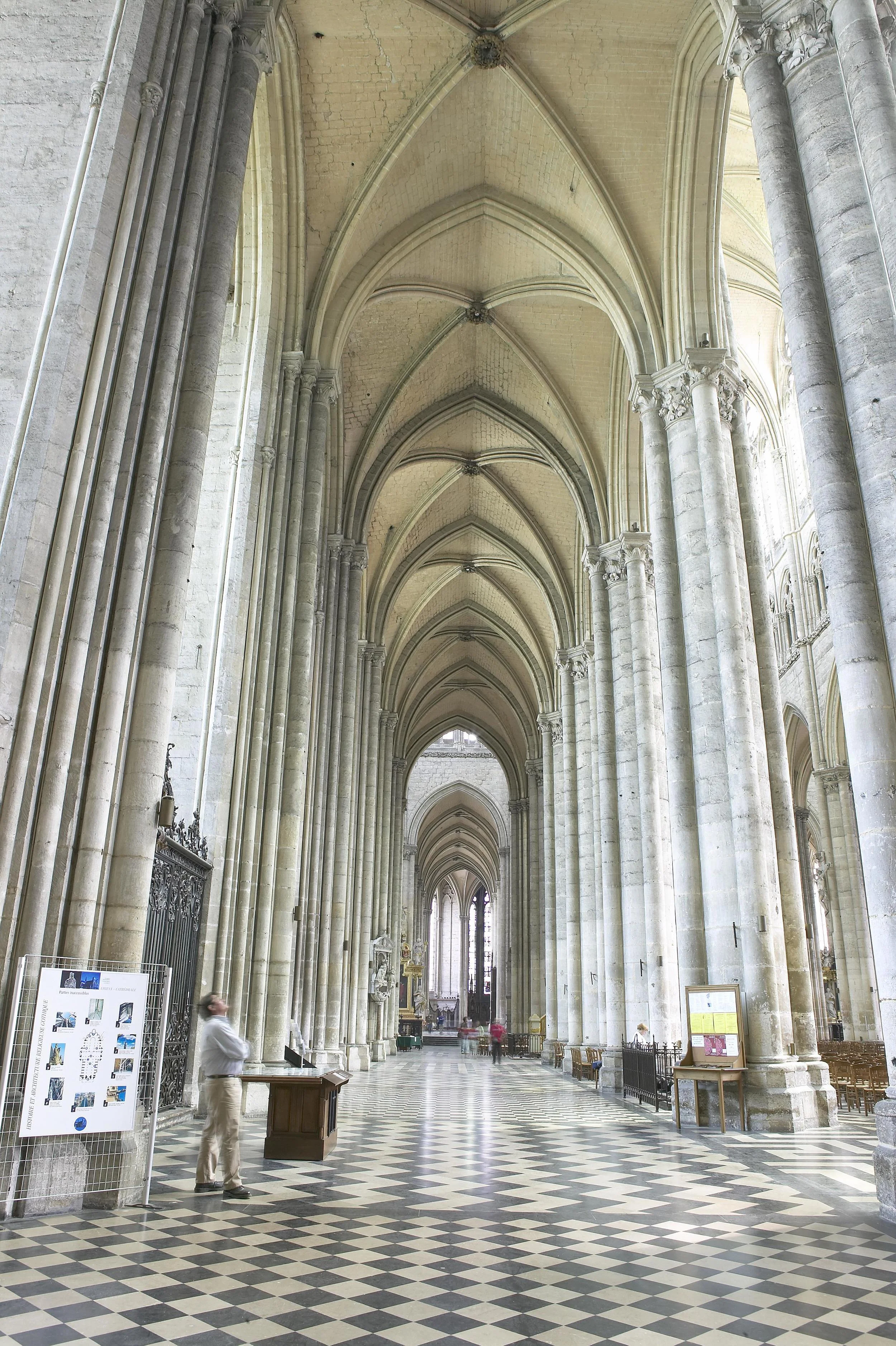 Side Aisle