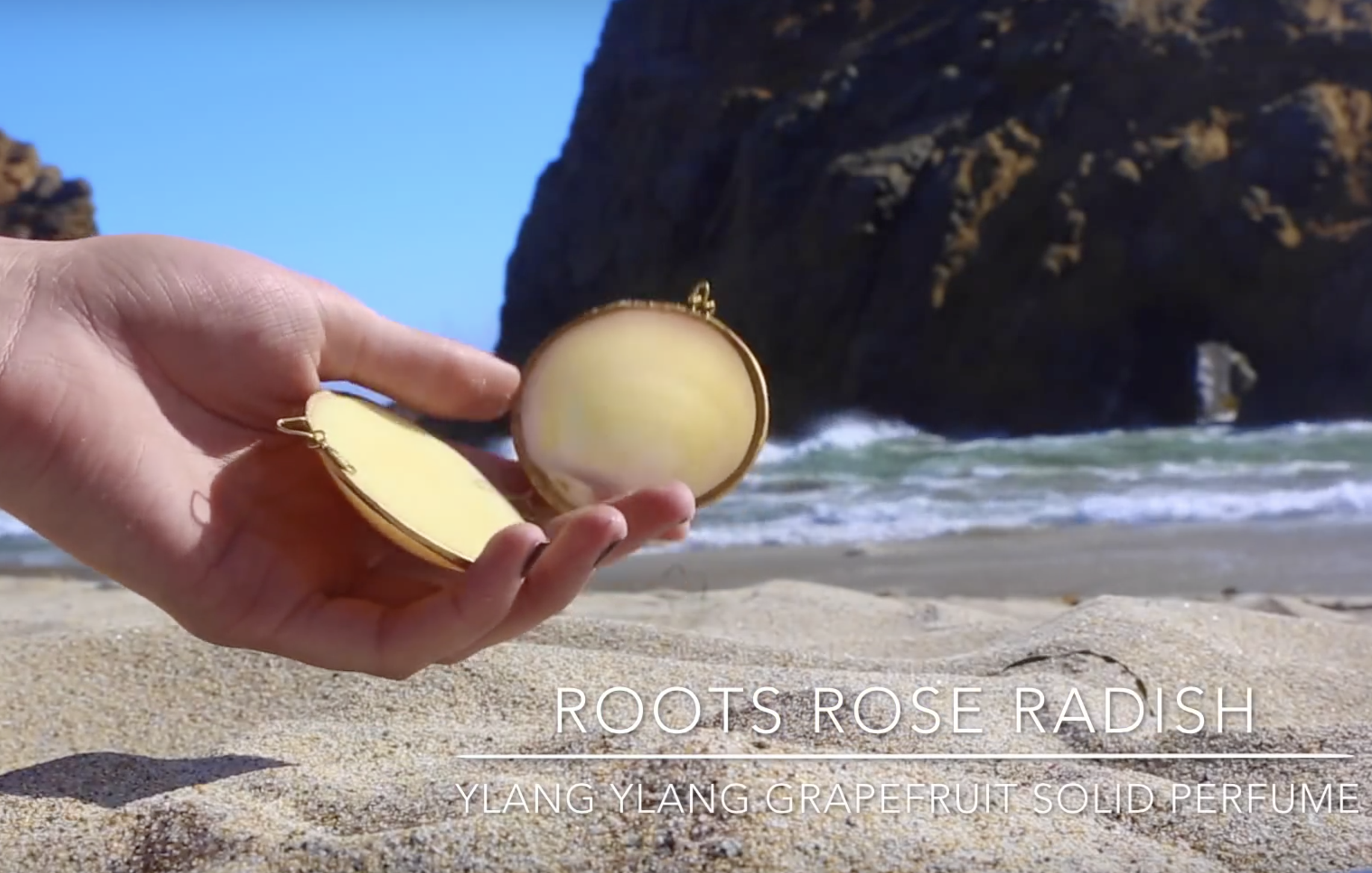 VIDEO - Our Ylang Ylang &amp; Grapefruit heads to the beach!