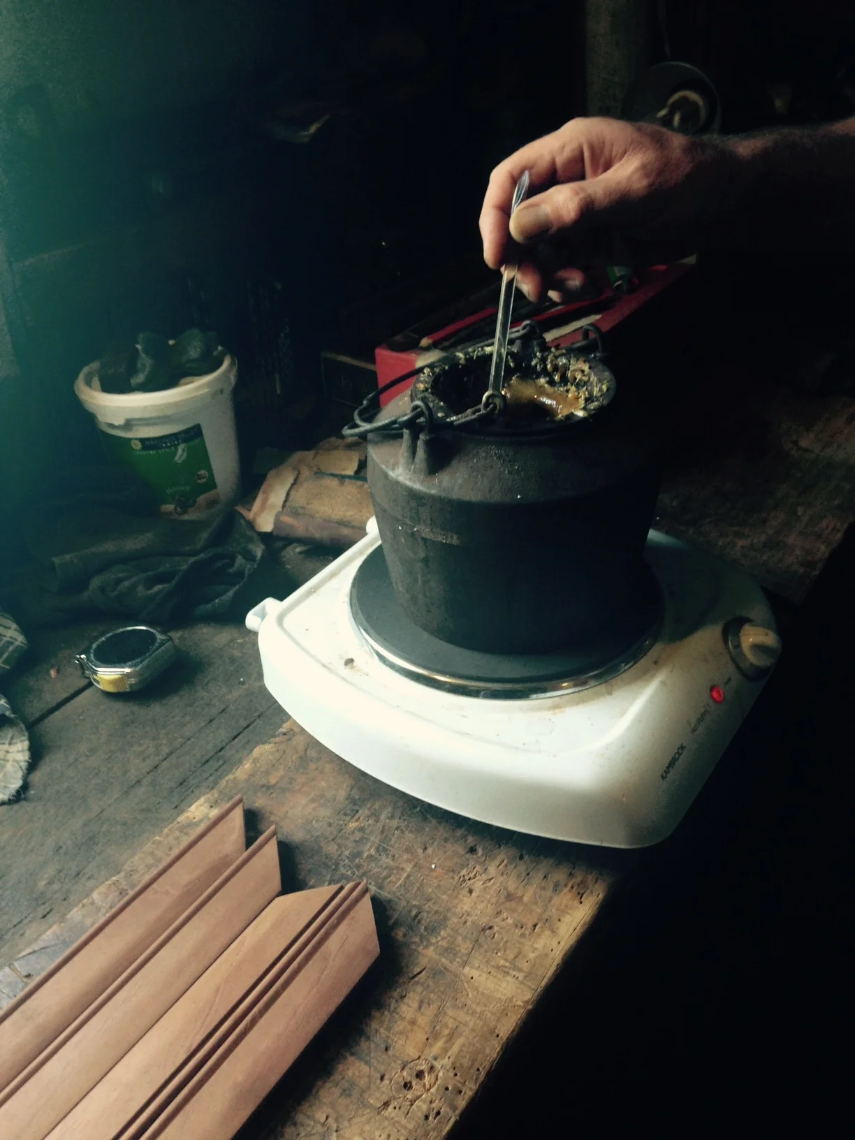 The hide glue pot, warming up ready to glue up my frame.