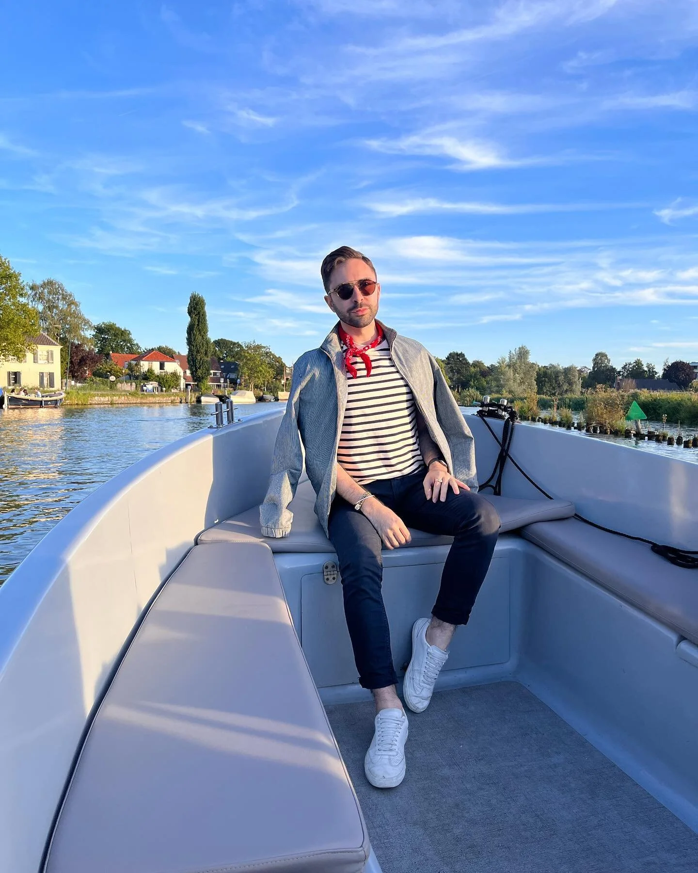 Netherlands gondoliers just chill, I guess? 😂💁🏻&zwj;♂️🤴🏻#venetianischesgondellied #countertenor #bitchspice