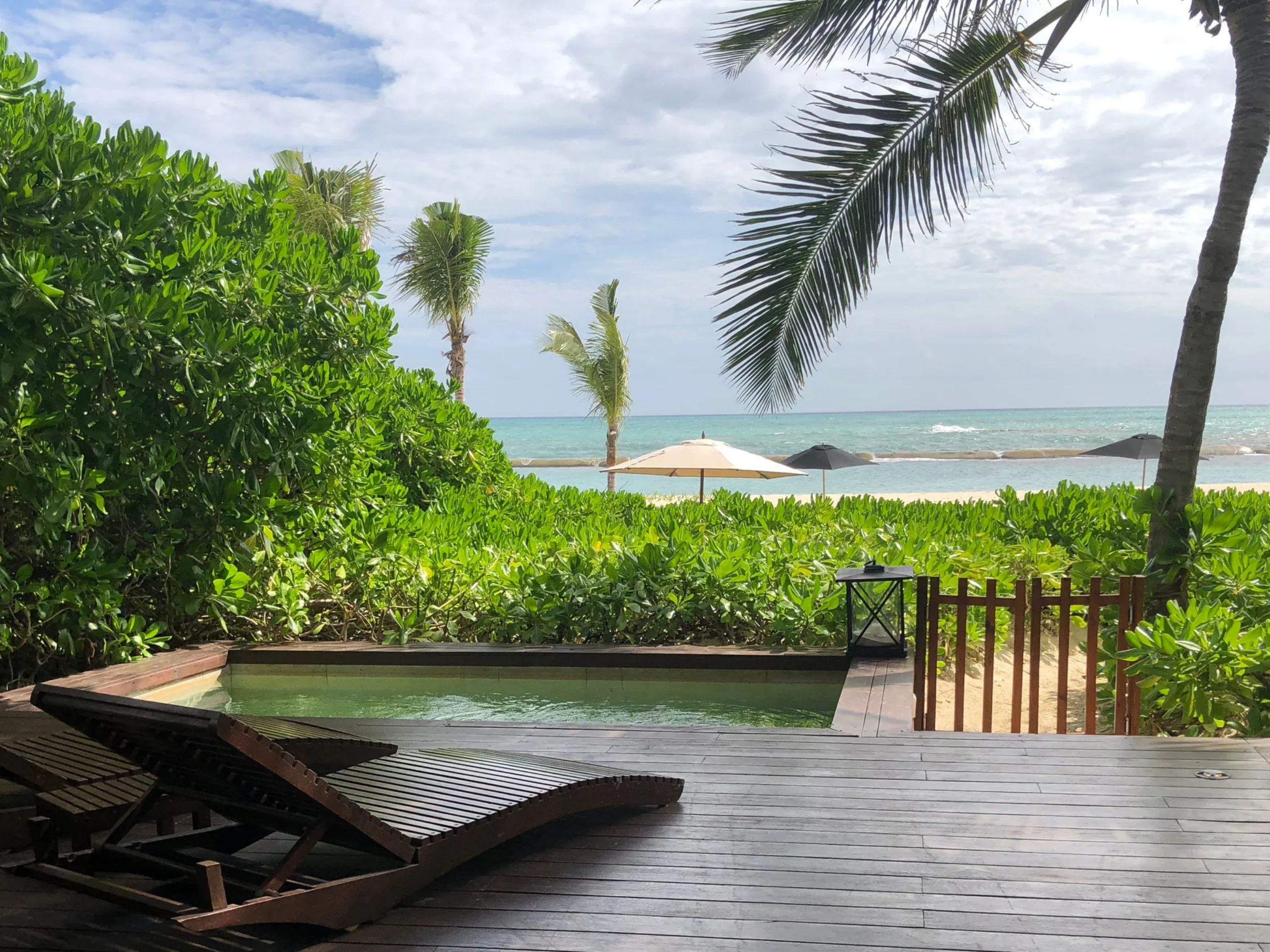 Rosewood private beachfront plunge pool
