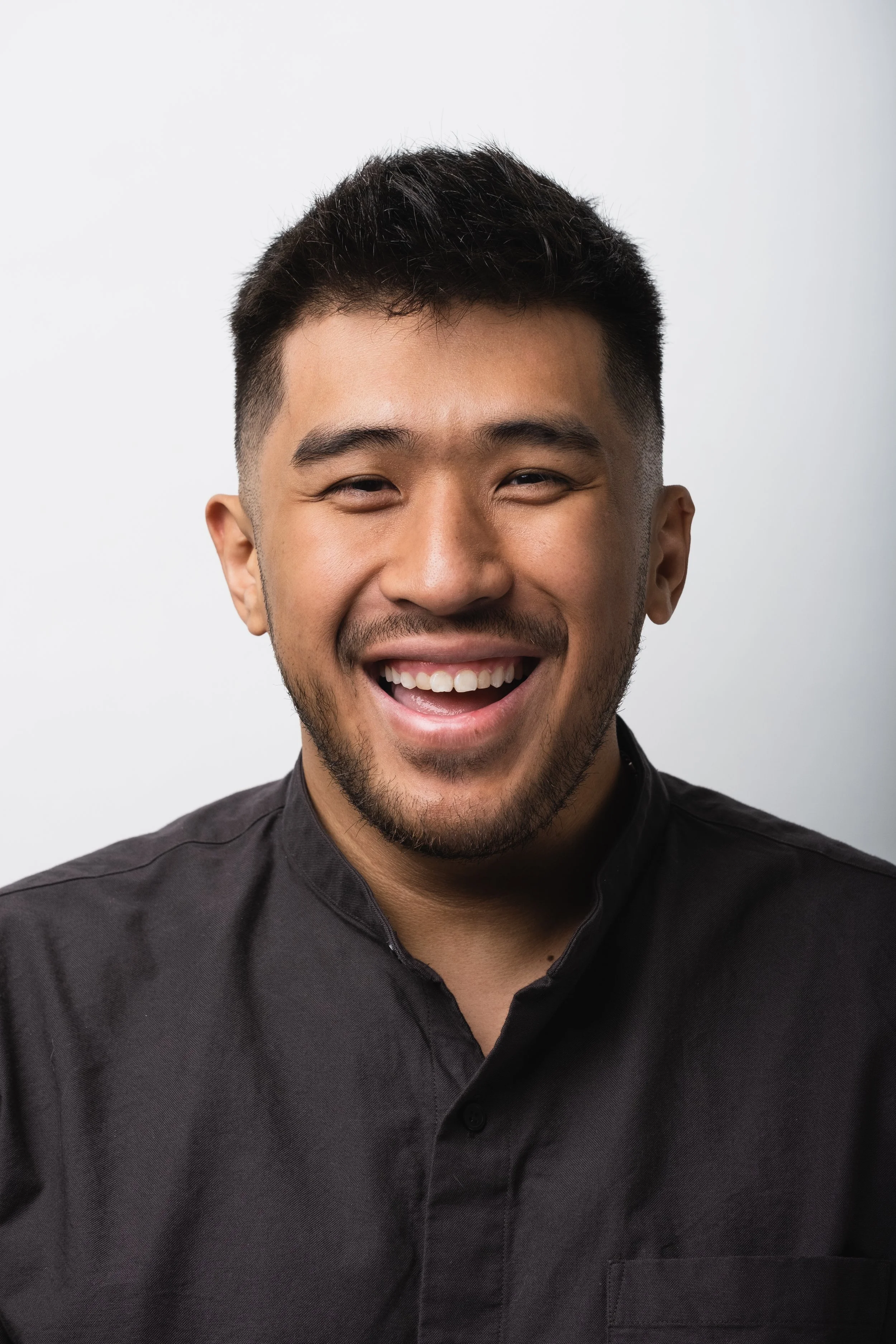 Tim Pham Headshots0001.jpg