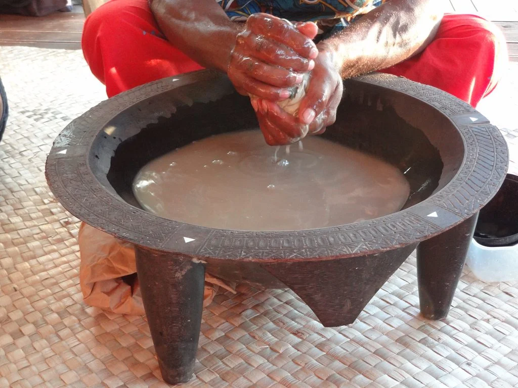 preparing_the_kava.jpg