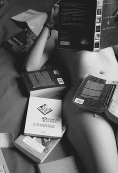 60c0fce43b72fdf16eaed11373bd0361--book-nerd-reading-books.jpg