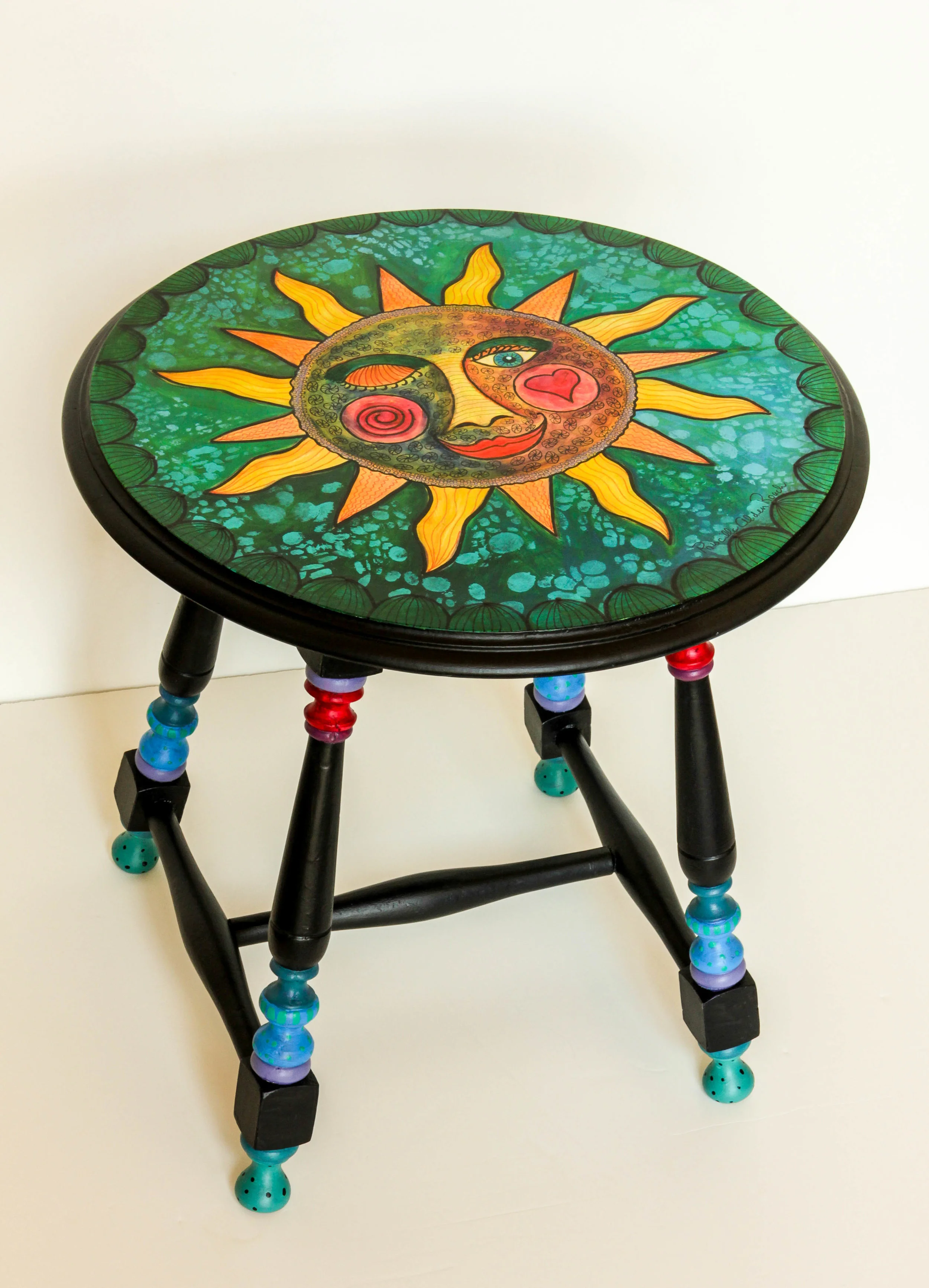 Happy Sun Table