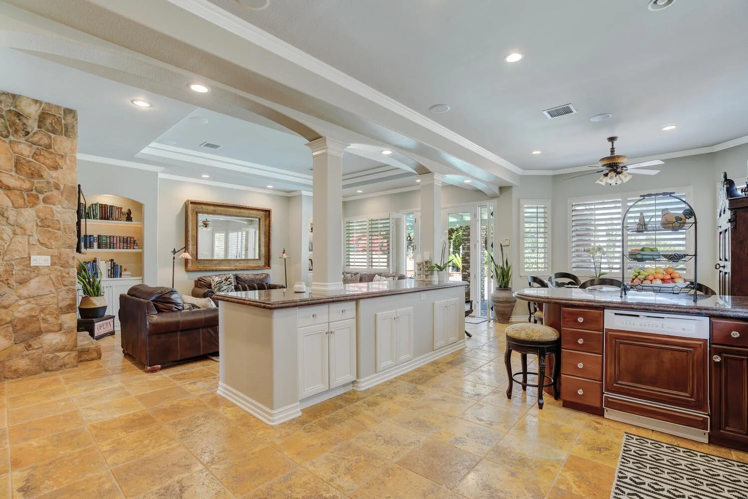 750 Huntsdale Ct Thousand Oaks-large-022-026-Huntsdale6-1500x1000-72dpi.jpg