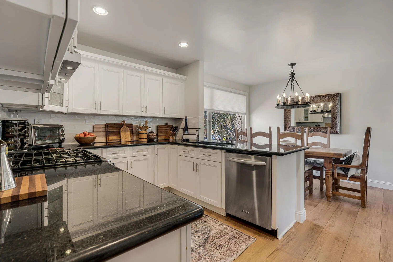 1353 Dover Ave Thousand Oaks-large-013-008-Dionne10-1500x1000-72dpi.jpg