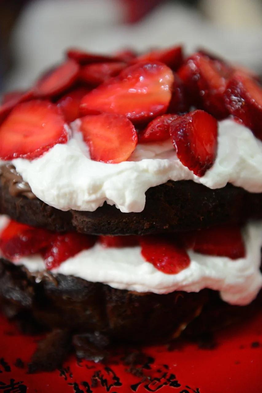 More whipped cream and more strawberries. I liked the strawberries to be random but one could patiently place them on top.