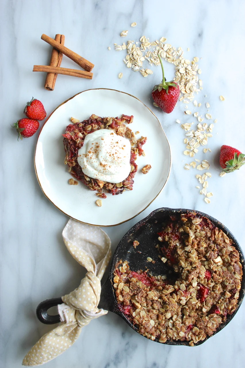Strawberry Rhubarb Oat Crisp