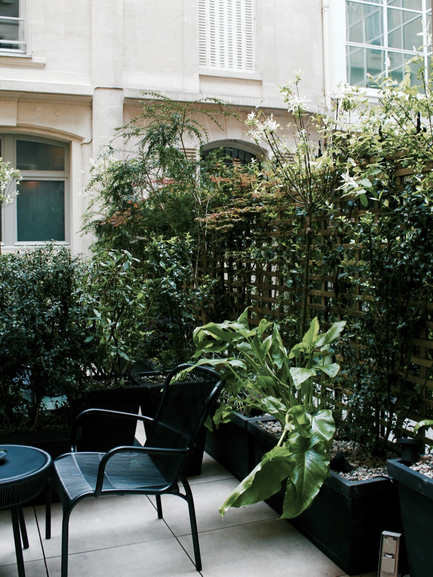 Where to Stay in Paris- Le Narcisse Blanc | Living Minnaly - 19.jpg