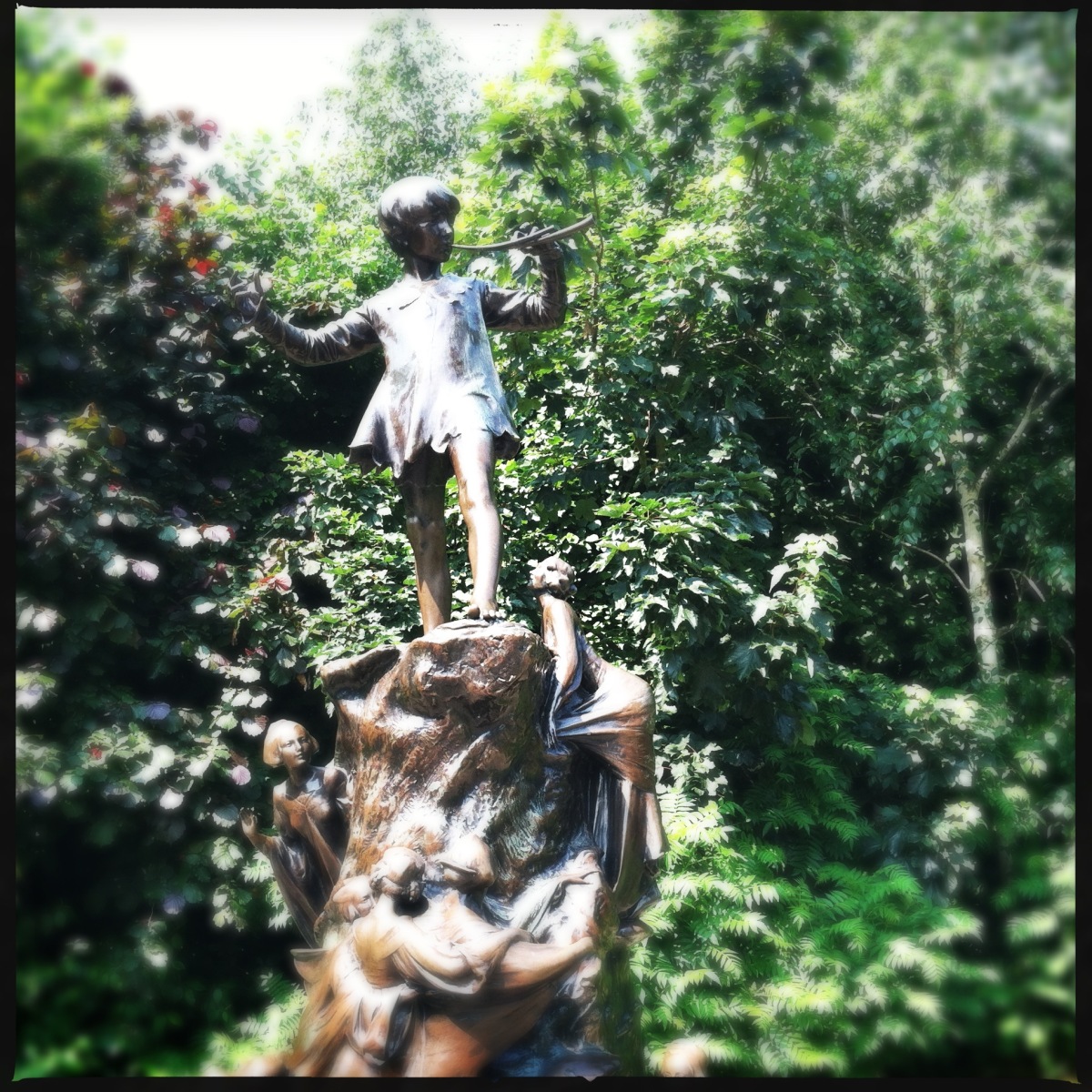 Kensington Gardens : Peter Pan statue
