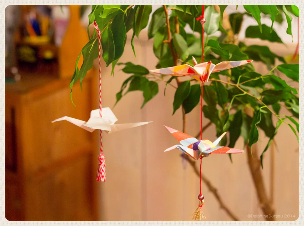 How to make an origami ornament (advent #8)