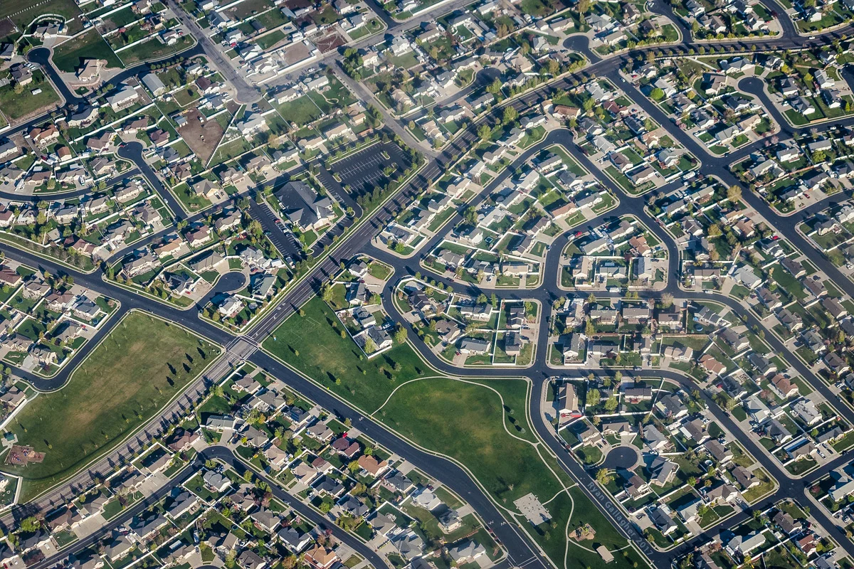 Neighborhood Circuits