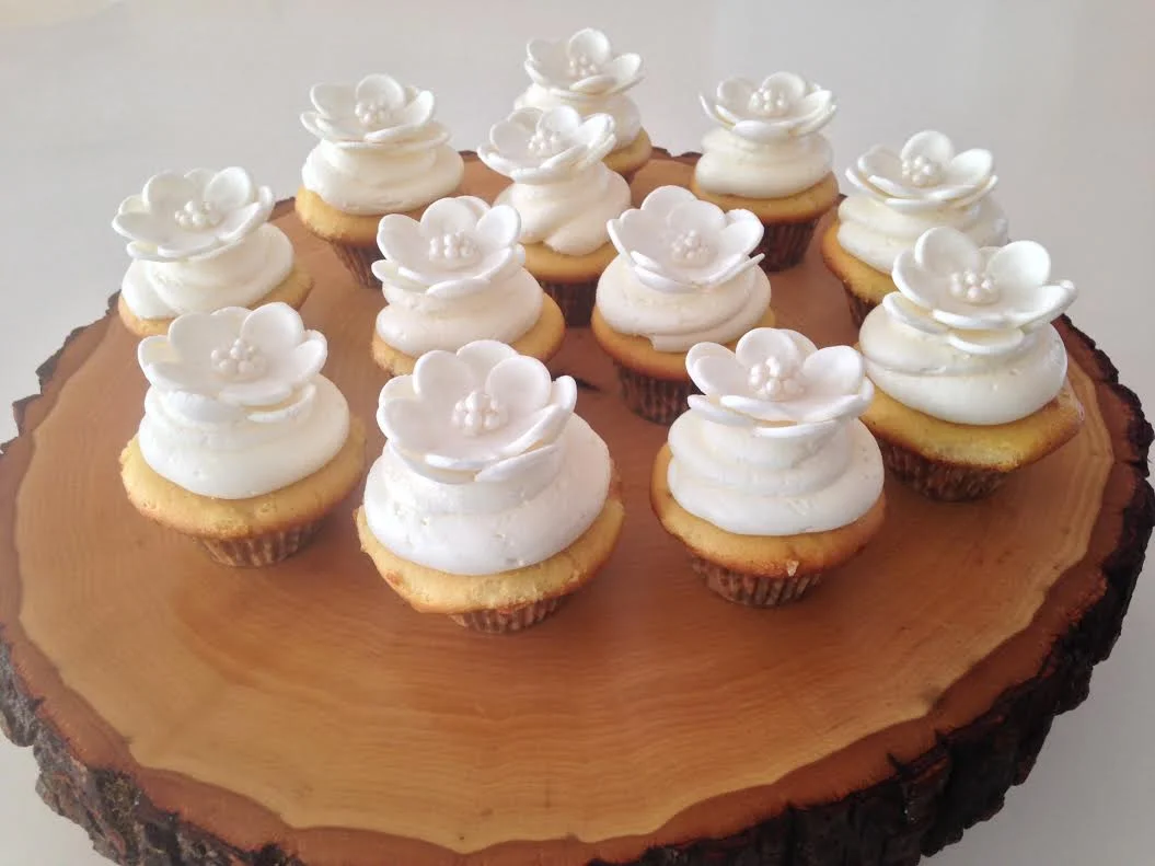 White poppy cupcakes