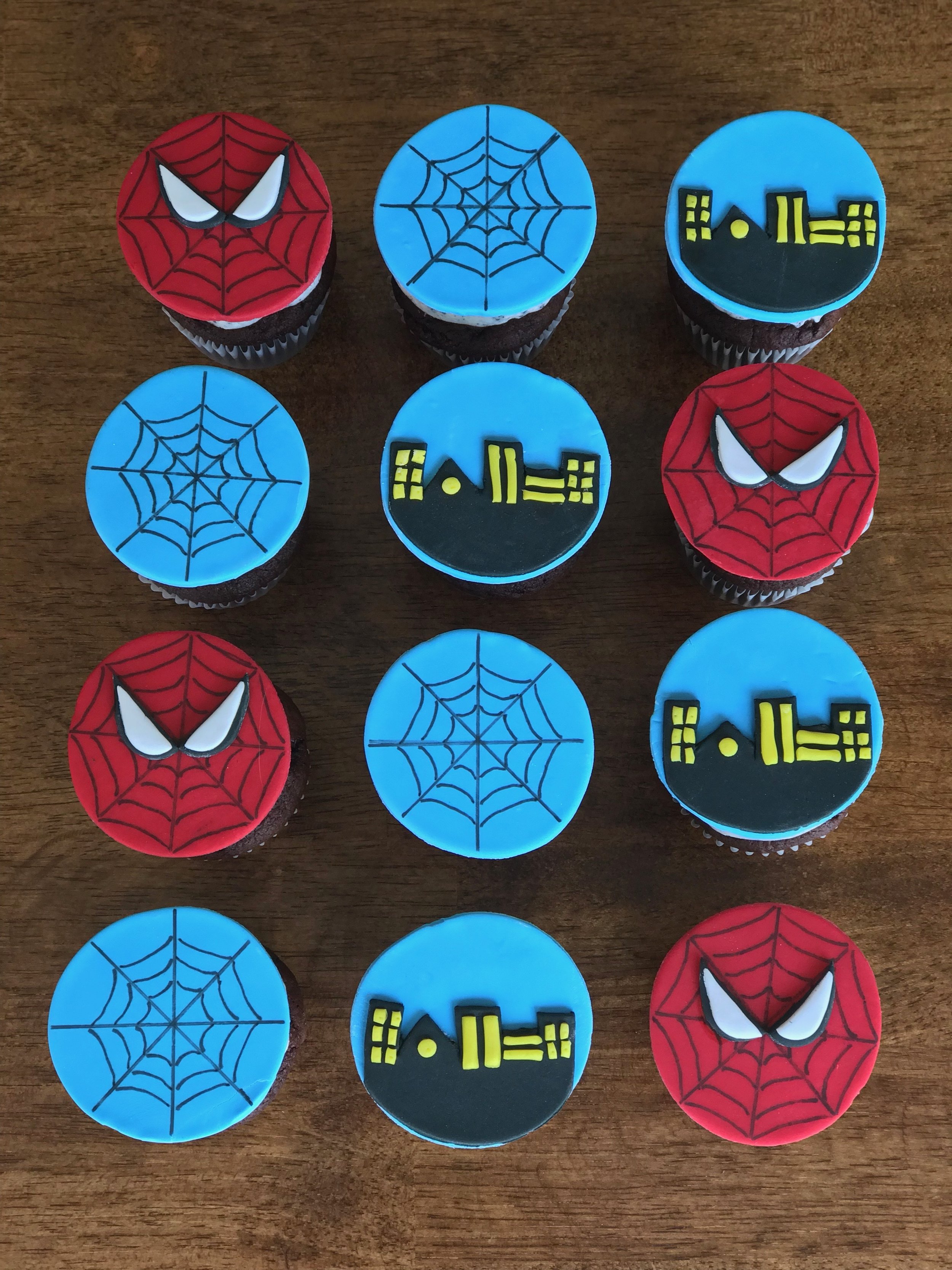 Spiderman cupcakes