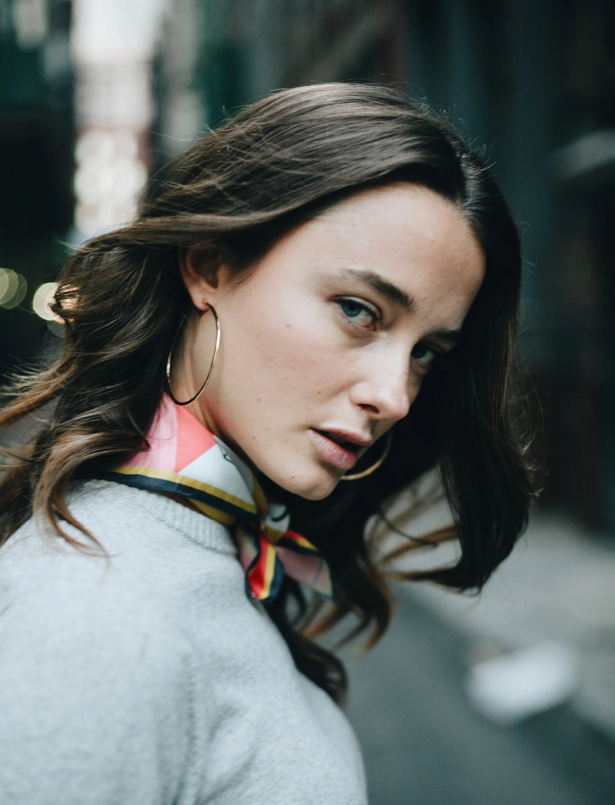 Scarf by La Boratuvar: @laboratuvarstudio Earrings by Forge & Finish: @forgeandfinish *Hammered Hoops in bronze* Hair by Neon & Co: @neoncoproducts Sweater & Pants from Newma: @newmastore Model: Ellinor Sandborg @ellinorsandborg Photographer: Betty Byrd @bettybyrd