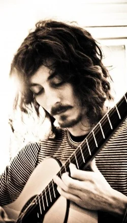 Classical guitarist Ian Mayer