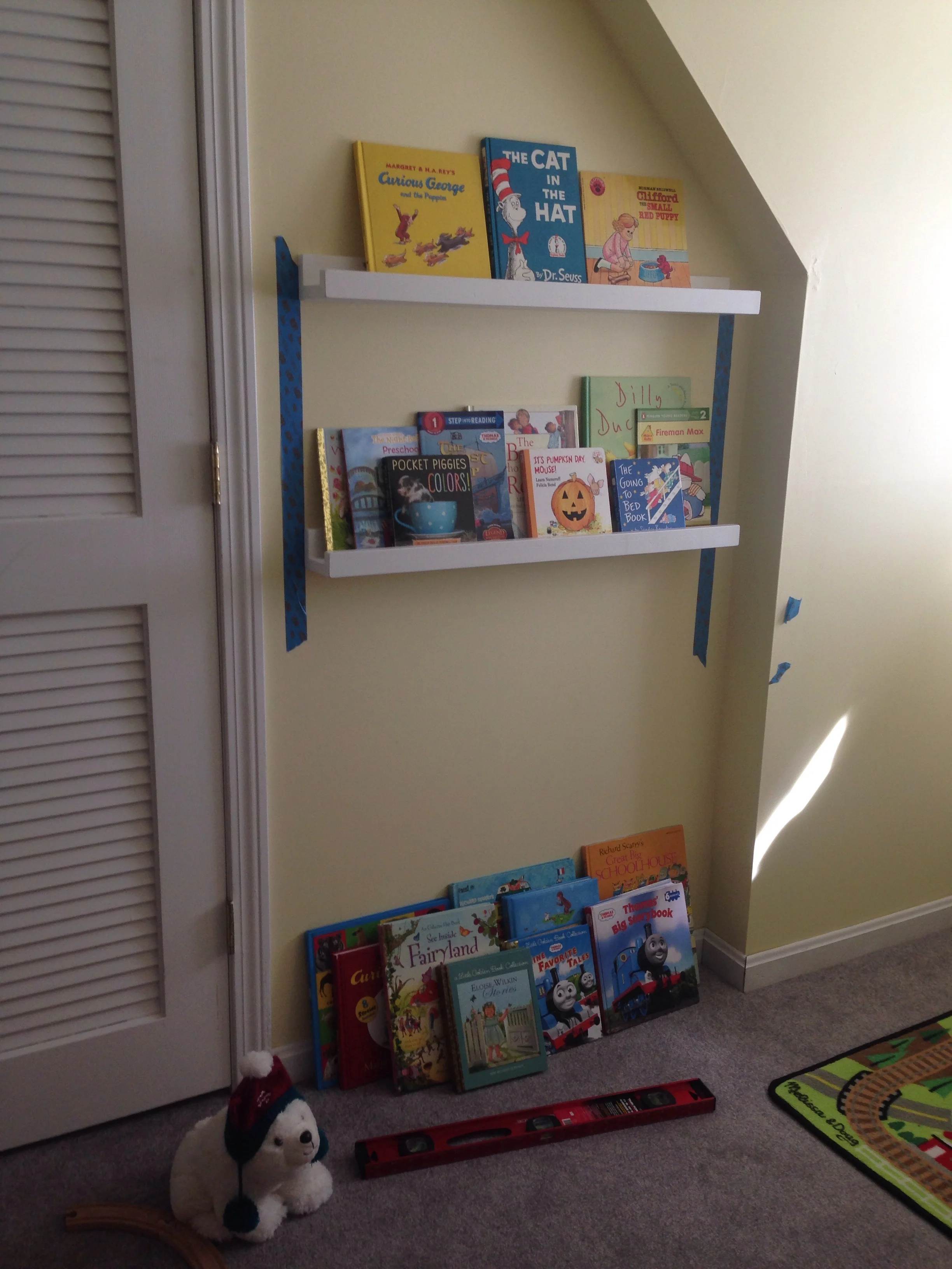 Sneak Peek: Kids Book Rails —New England Lifestyle, Motherhood, + DIY ...