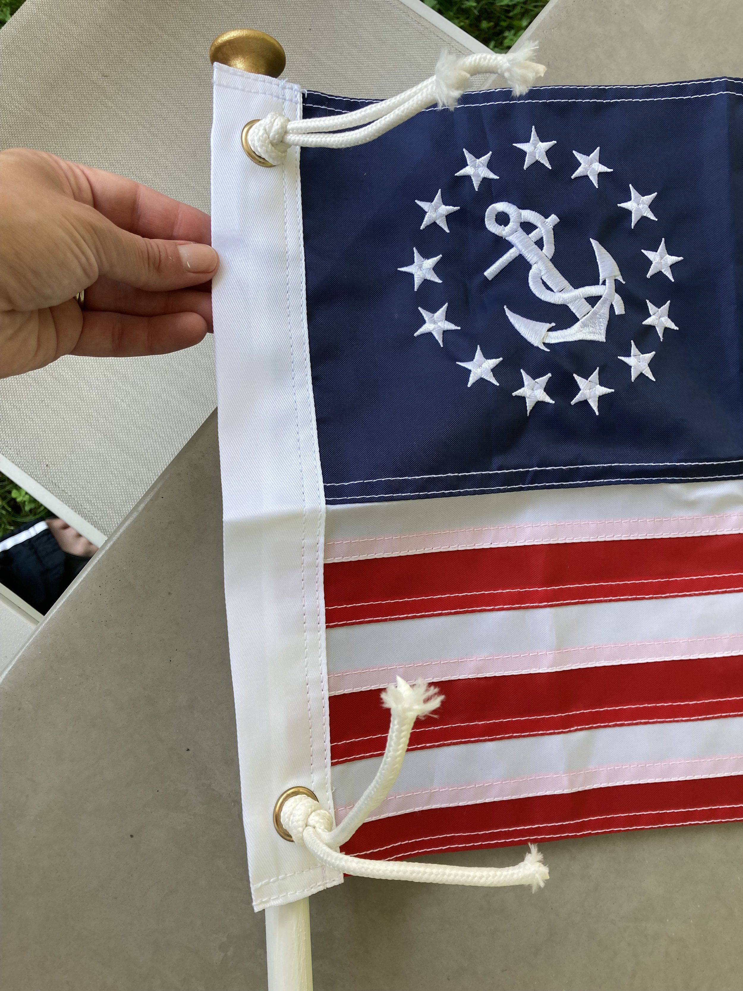 Attaching flag to flag pole