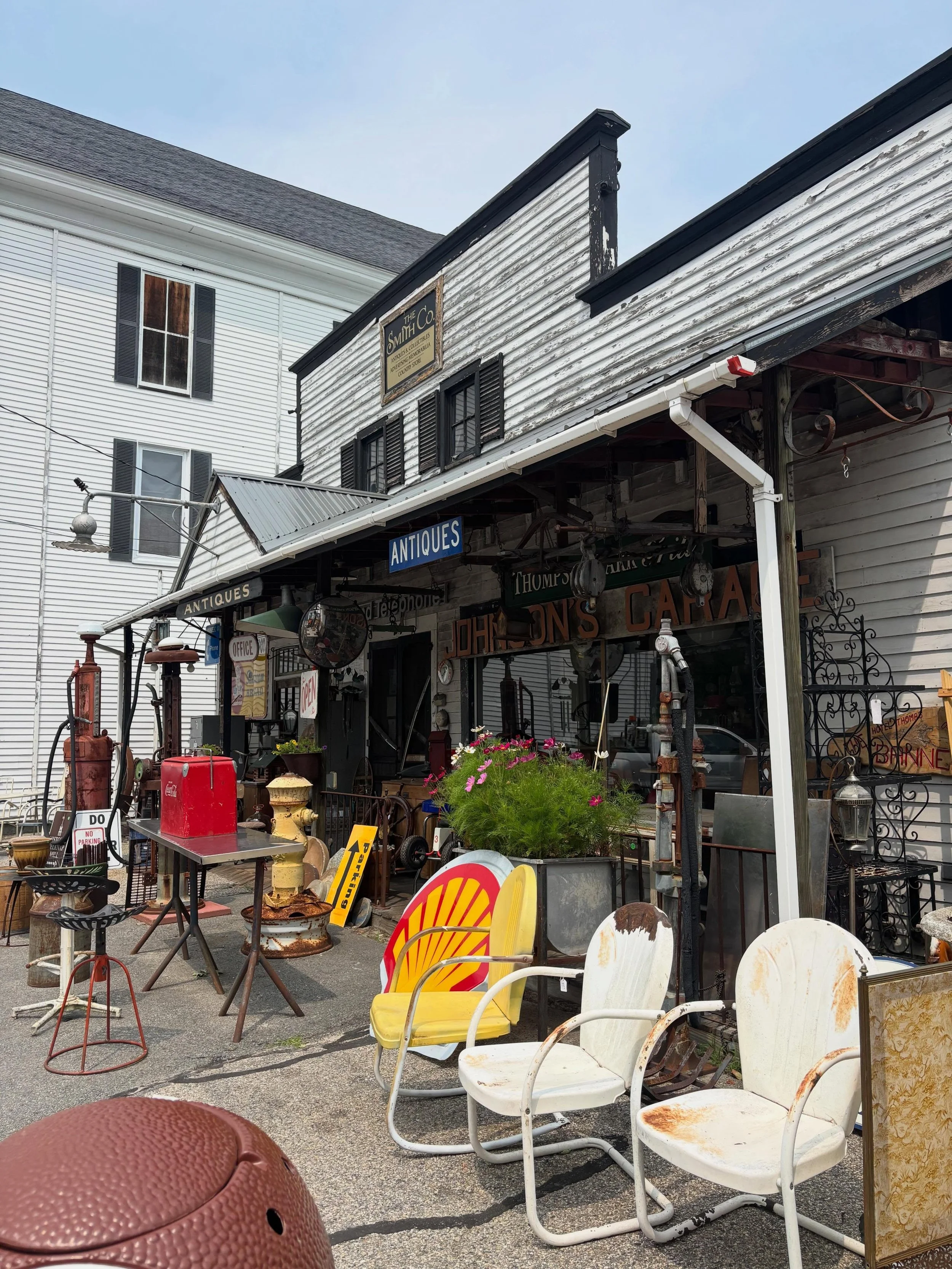 Had fun exploring Cornish, Maine today! (Not pictured: some amazing artisan shops and lunch at @kristasrestaurant which was AMAZING 🤩)
#cornishmaine #antiques