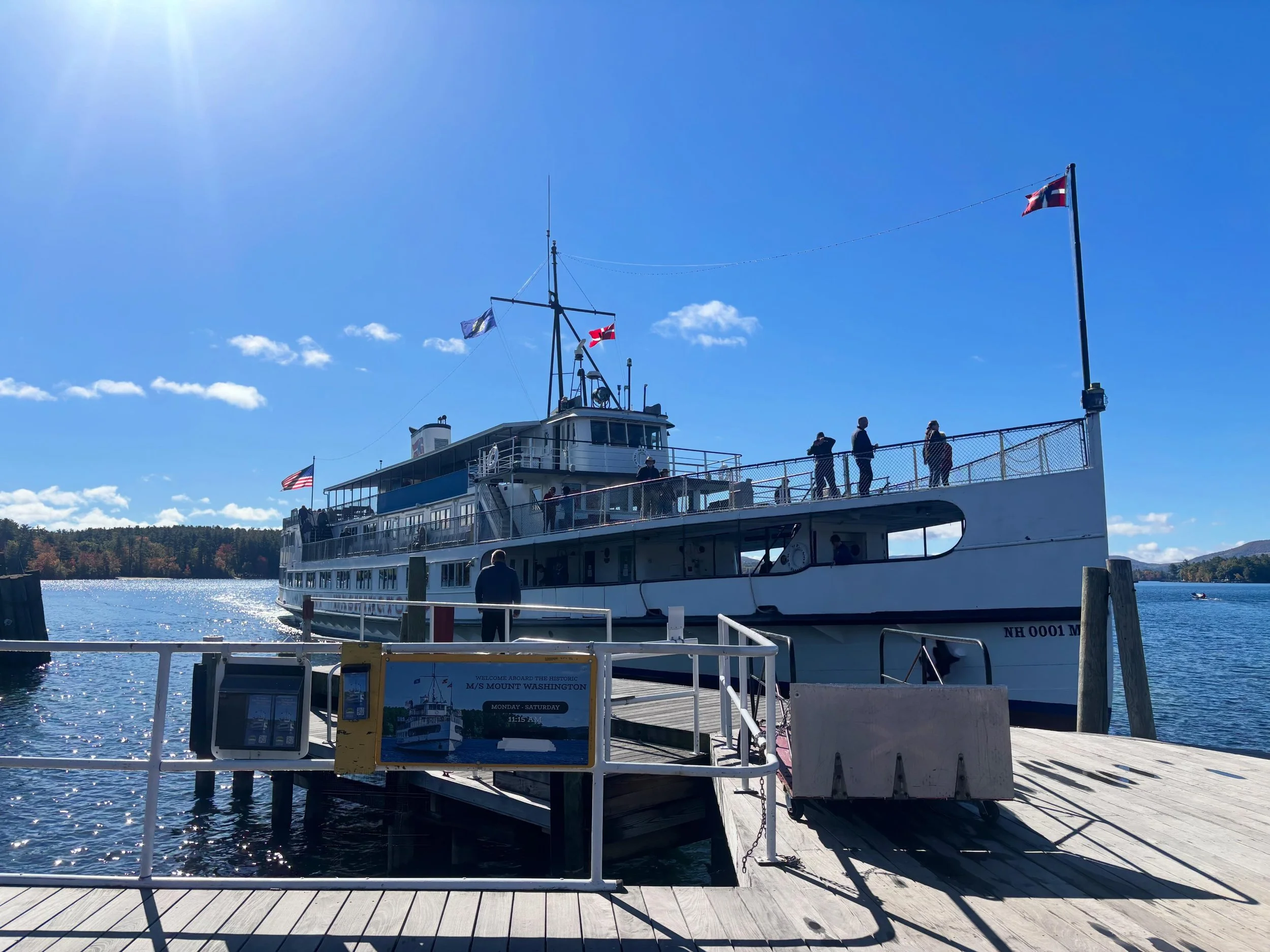 Beautiful day for a lake cruise 🙌🏼 @mountwashingtoncruises