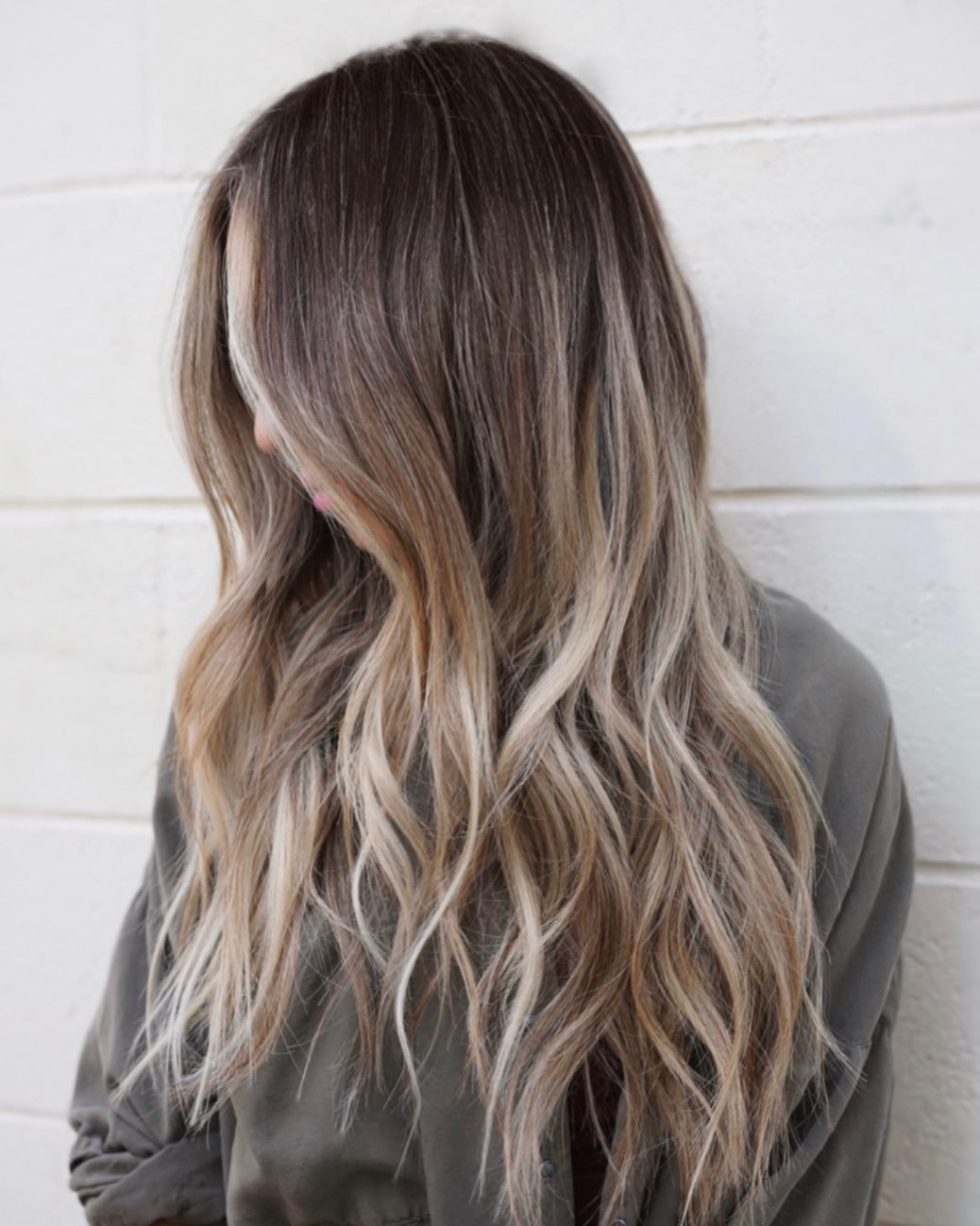 The art of&nbsp;tape&nbsp;in hair&nbsp;extensions.

✨Book now - Link in bio.✨
