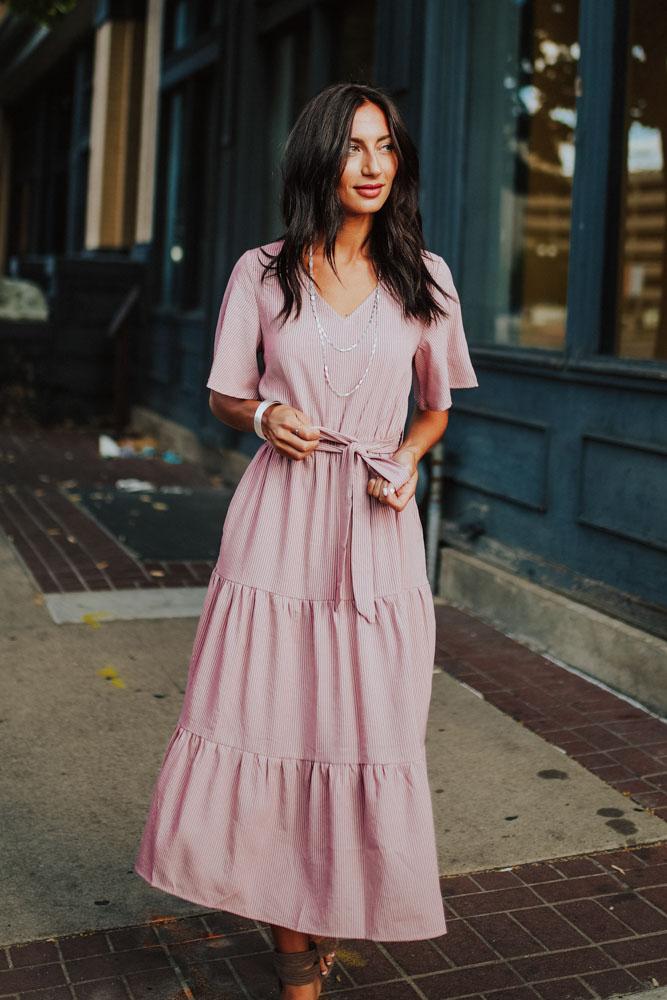 Jeni Flutter Sleeve Tiered Dress in Mauve