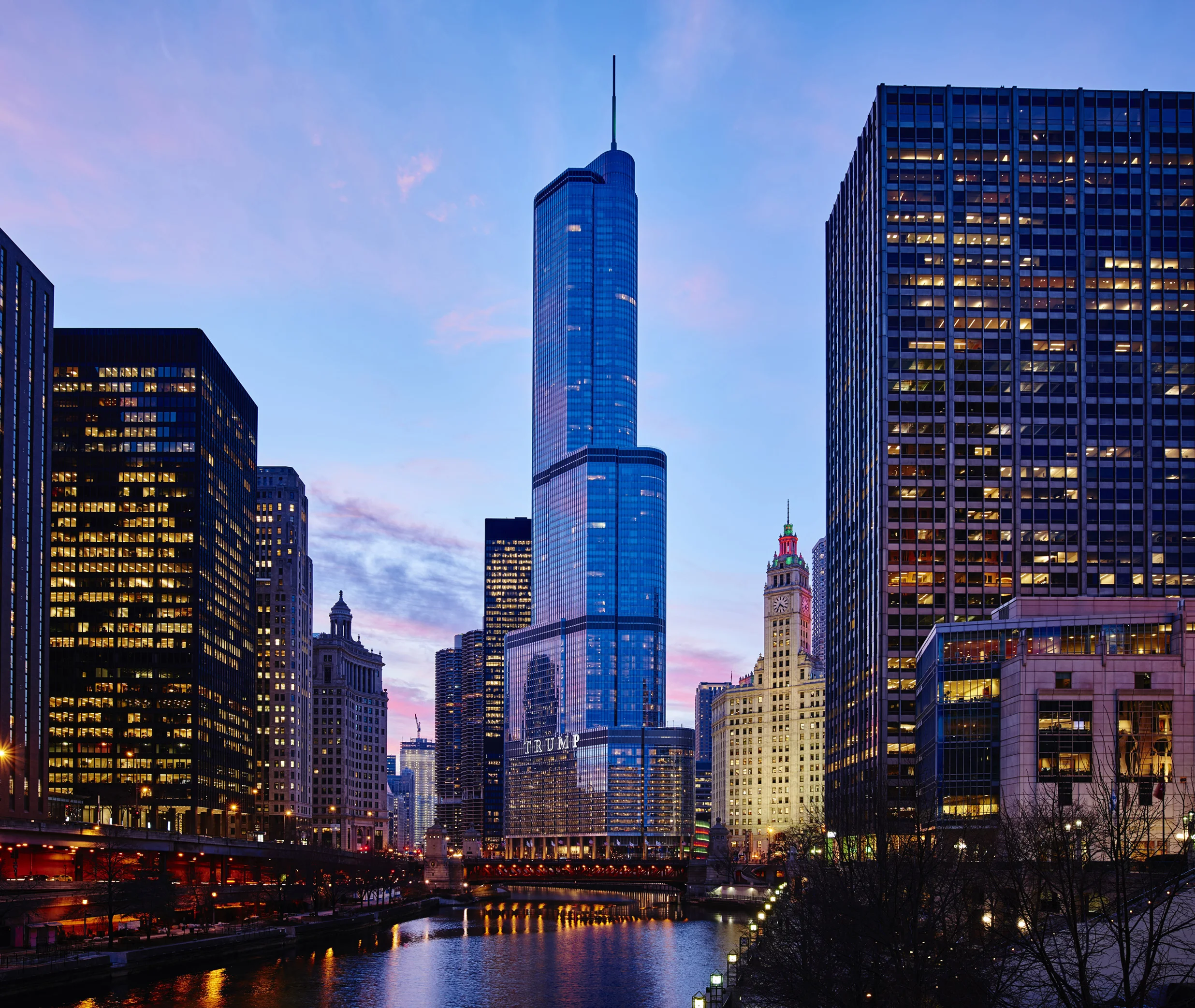 Chicago_Trump_exterior_1692_0066.jpg